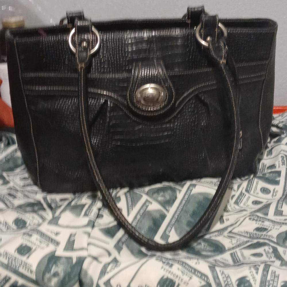 Black shoulder bag